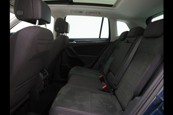 Volkswagen Tiguan 1.4 TSI eHybrid Elegance | Panoramadak | Trekhaak | Adaptive Cruise | Virtual | Camera | Carplay