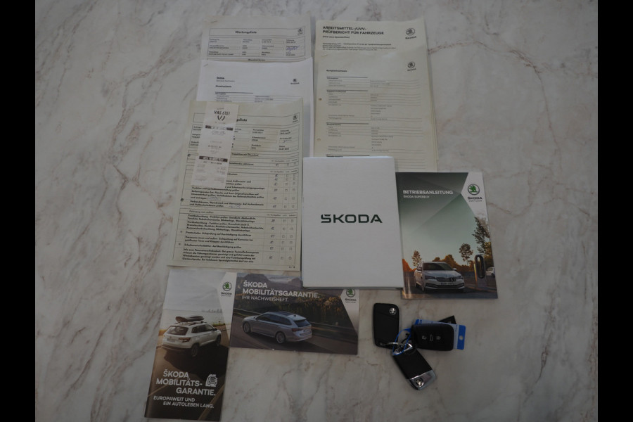 Škoda Superb Combi 1.4 TSI iV 218PK | Panoramadak | Trekhaak | 360 | Keyless | Adaptive Cruise | Virtual | Carplay
