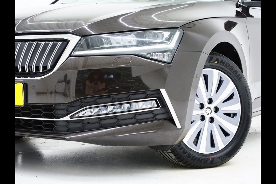 Škoda Superb Combi 1.4 TSI iV 218PK | Panoramadak | Trekhaak | 360 | Keyless | Adaptive Cruise | Virtual | Carplay