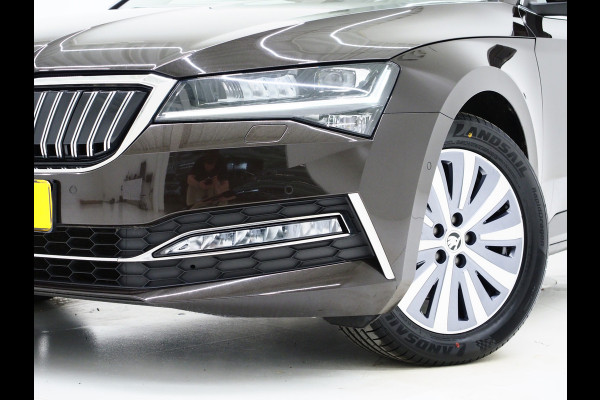 Škoda Superb Combi 1.4 TSI iV 218PK | Panoramadak | Trekhaak | 360 | Keyless | Adaptive Cruise | Virtual | Carplay