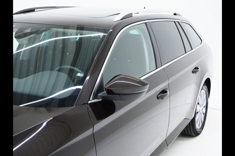 Škoda Superb Combi 1.4 TSI iV 218PK | Panoramadak | Trekhaak | 360 | Keyless | Adaptive Cruise | Virtual | Carplay