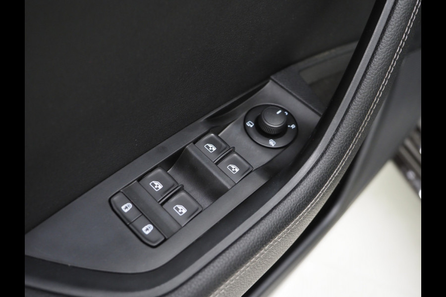 Škoda Superb Combi 1.4 TSI iV 218PK | Panoramadak | Trekhaak | 360 | Keyless | Adaptive Cruise | Virtual | Carplay