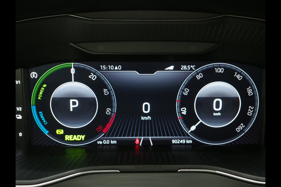 Škoda Superb Combi 1.4 TSI iV 218PK | Panoramadak | Trekhaak | 360 | Keyless | Adaptive Cruise | Virtual | Carplay
