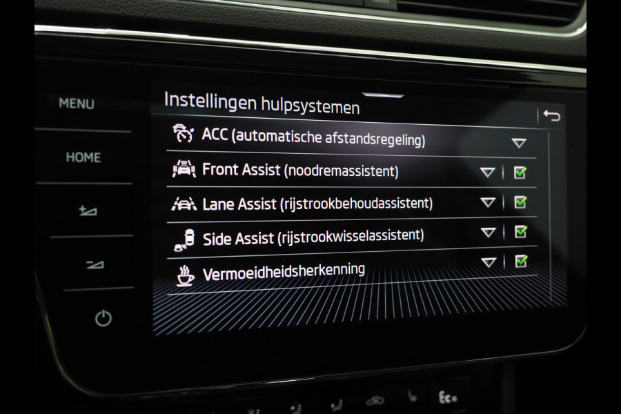 Škoda Superb Combi 1.4 TSI iV 218PK | Panoramadak | Trekhaak | 360 | Keyless | Adaptive Cruise | Virtual | Carplay