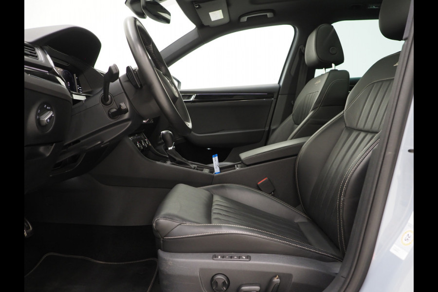 Škoda Superb Combi 1.4 TSI iV Laurin & Klement | Panoramadak | Trekhaak | Canton | Massage | Keyless | Adaptive Cruise