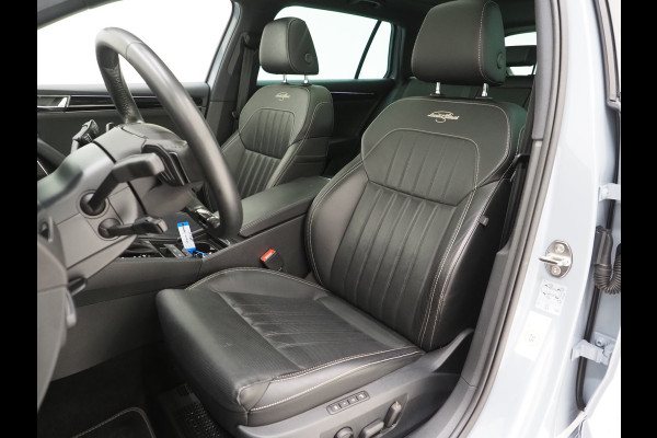 Škoda Superb Combi 1.4 TSI iV Laurin & Klement | Panoramadak | Trekhaak | Canton | Massage | Keyless | Adaptive Cruise