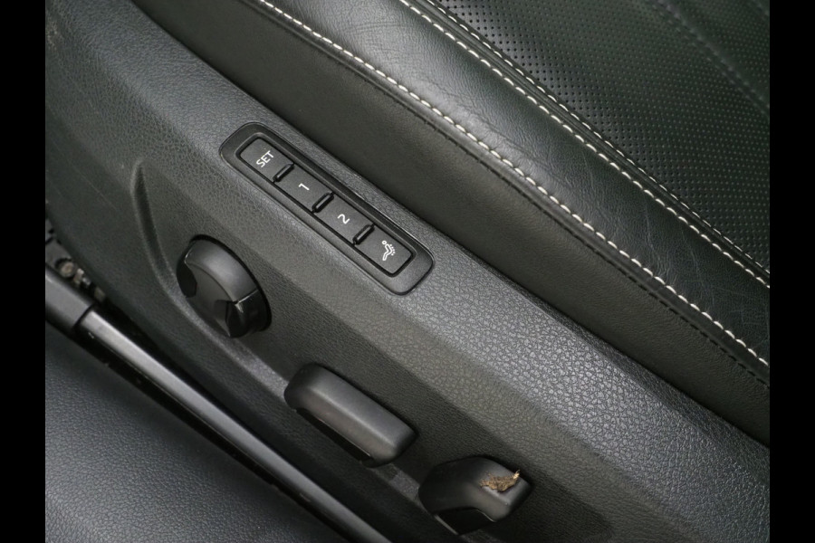 Škoda Superb Combi 1.4 TSI iV Laurin & Klement | Panoramadak | Trekhaak | Canton | Massage | Keyless | Adaptive Cruise