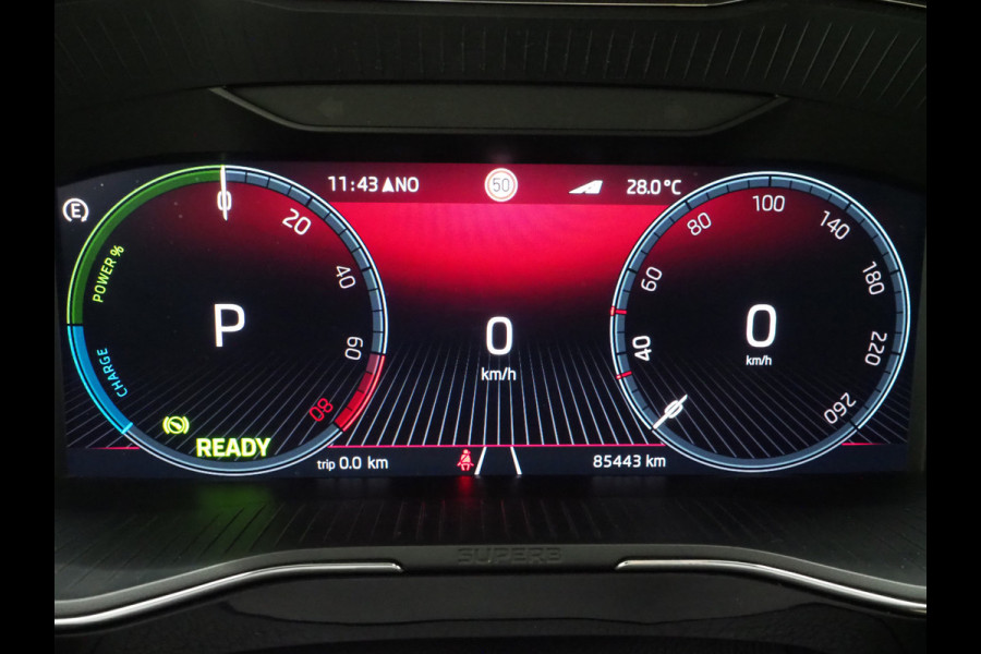 Škoda Superb Combi 1.4 TSI iV Laurin & Klement | Panoramadak | Trekhaak | Canton | Massage | Keyless | Adaptive Cruise