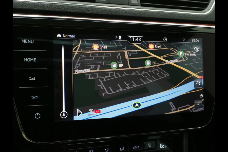 Škoda Superb Combi 1.4 TSI iV Laurin & Klement | Panoramadak | Trekhaak | Canton | Massage | Keyless | Adaptive Cruise