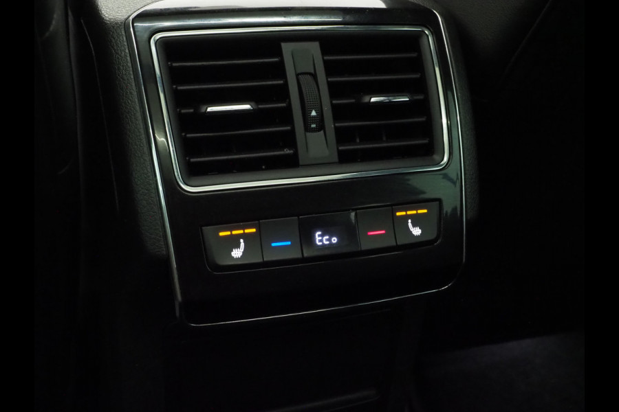 Škoda Superb Combi 1.4 TSI iV Laurin & Klement | Panoramadak | Trekhaak | Canton | Massage | Keyless | Adaptive Cruise