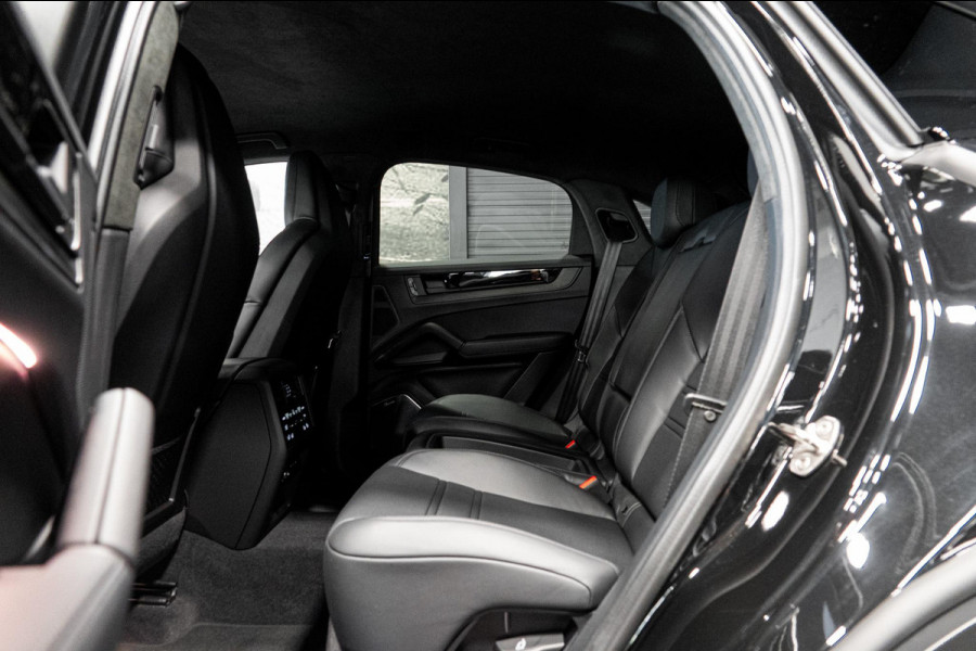 Porsche Cayenne Coupé 4.0 Turbo E-Hybrid GT *Keramisch / Burmester / Nachtzicht / Stoelventilatie / Vierwielbesturing / Soft-Close / Surround-View*