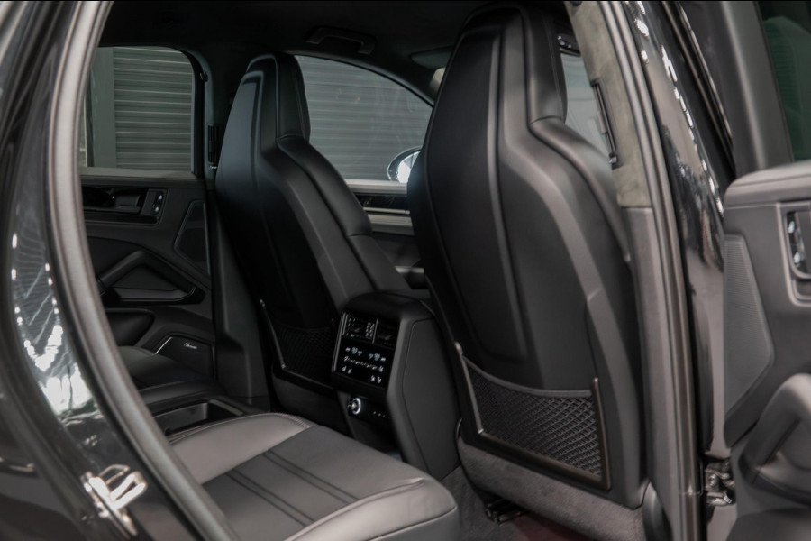 Porsche Cayenne Coupé 4.0 Turbo E-Hybrid GT *Keramisch / Burmester / Nachtzicht / Stoelventilatie / Vierwielbesturing / Soft-Close / Surround-View*