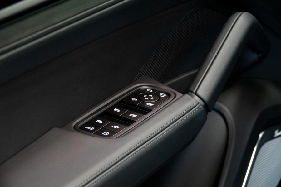 Porsche Cayenne Coupé 4.0 Turbo E-Hybrid GT *Keramisch / Burmester / Nachtzicht / Stoelventilatie / Vierwielbesturing / Soft-Close / Surround-View*