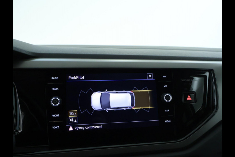 Volkswagen Polo 1.0 TSI Comfortline Business NAVI | CarPlay | PDC