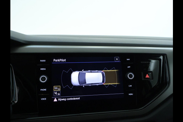 Volkswagen Polo 1.0 TSI Comfortline Business NAVI | CarPlay | PDC