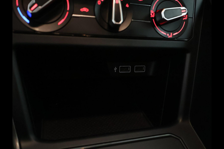Volkswagen Polo 1.0 TSI Comfortline Business NAVI | CarPlay | PDC