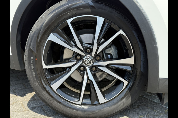 Toyota C-HR 2.0 Hybrid 200 Team D | CarPlay | ACC | Camera | LED | Dodehoek | Keyless | 18 inch