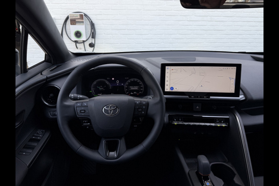Toyota C-HR 2.0 Hybrid 200 Team D | CarPlay | ACC | Camera | LED | Dodehoek | Keyless | 18 inch