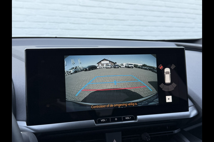 Toyota C-HR 2.0 Hybrid 200 Team D | CarPlay | ACC | Camera | LED | Dodehoek | Keyless | 18 inch