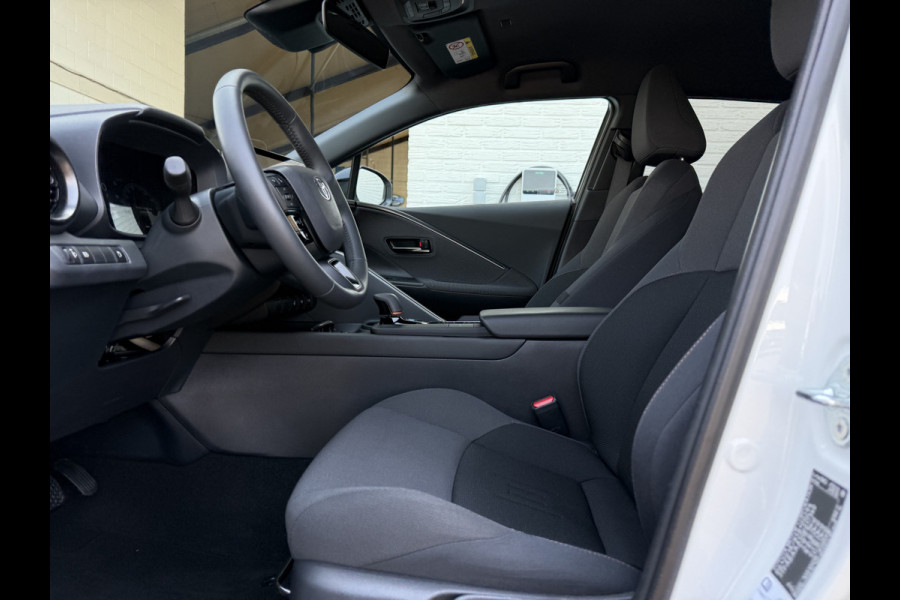 Toyota C-HR 2.0 Hybrid 200 Team D | CarPlay | ACC | Camera | LED | Dodehoek | Keyless | 18 inch