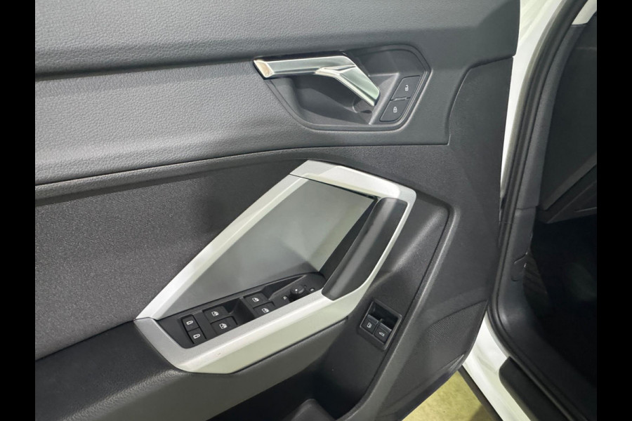Audi Q3 Sportback 45 TFSI e Edition | Pano | Navi | Dodehoek | Winterpakket