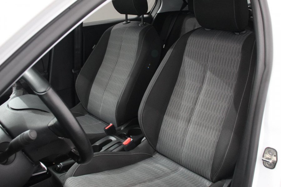 Opel Corsa 1.2 Edition | Apple Carplay/Android Auto | Cruise Control | Verwamd stuurwiel | Verwarmde voorstoelen | Parkeersensor achter | Getinte ramen achter
