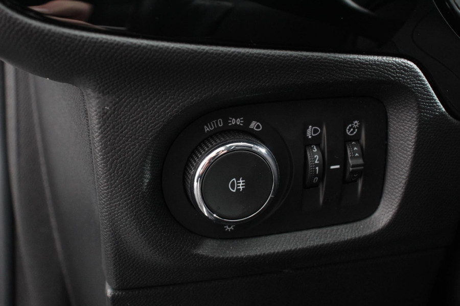 Opel Corsa 1.2 Edition | Apple Carplay/Android Auto | Cruise Control | Verwamd stuurwiel | Verwarmde voorstoelen | Parkeersensor achter | Getinte ramen achter