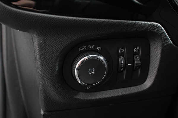 Opel Corsa 1.2 Edition | Apple Carplay/Android Auto | Cruise Control | Verwamd stuurwiel | Verwarmde voorstoelen | Parkeersensor achter | Getinte ramen achter