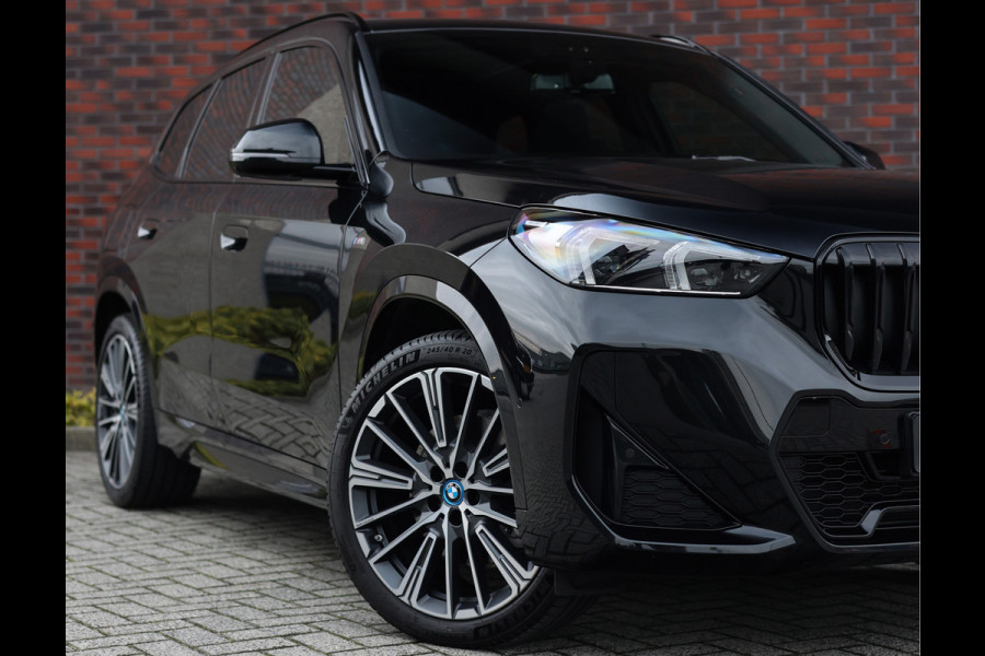 BMW X1 30e xDrive | Pano - HUD - Trekhaak