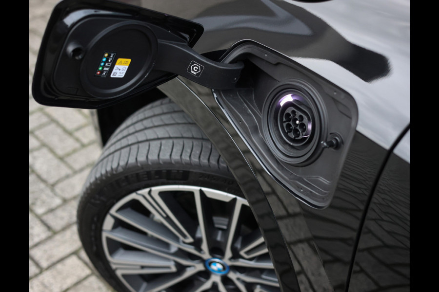 BMW X1 30e xDrive | Pano - HUD - Trekhaak