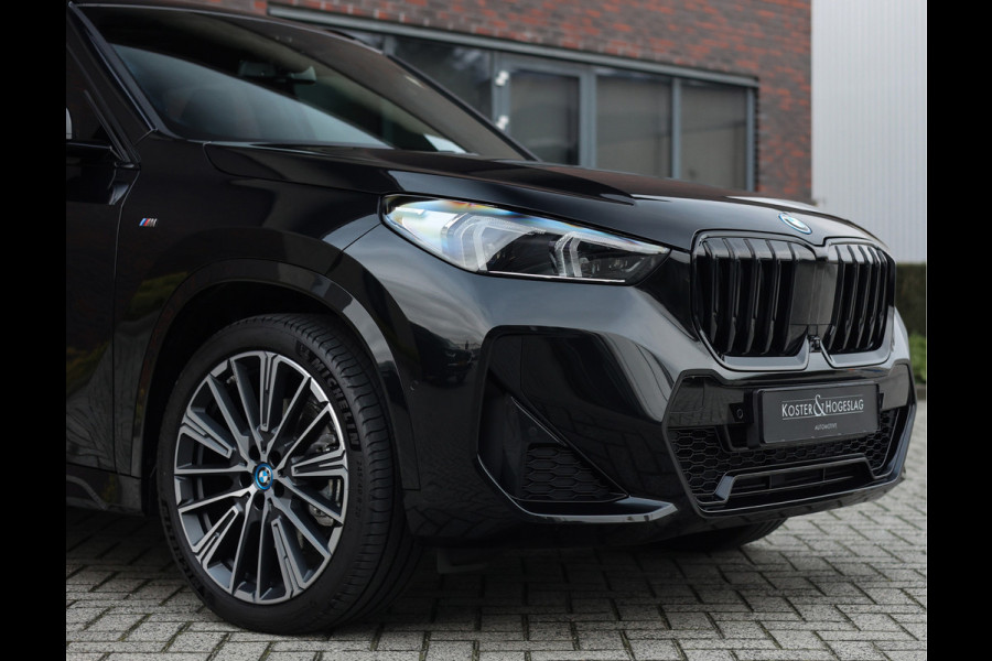 BMW X1 30e xDrive | Pano - HUD - Trekhaak