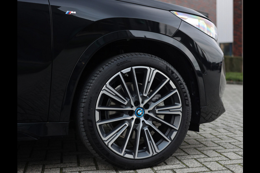 BMW X1 30e xDrive | Pano - HUD - Trekhaak