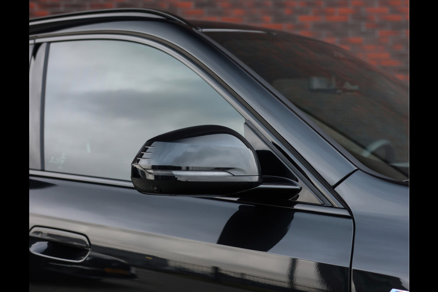 BMW X1 30e xDrive | Pano - HUD - Trekhaak