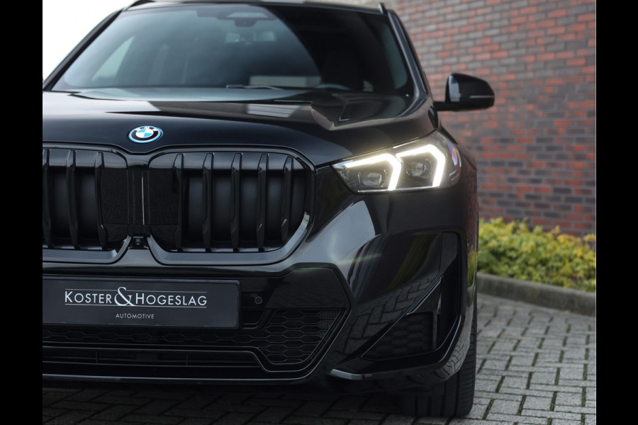 BMW X1 30e xDrive | Pano - HUD - Trekhaak