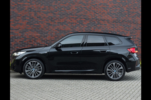 BMW X1 30e xDrive | Pano - HUD - Trekhaak