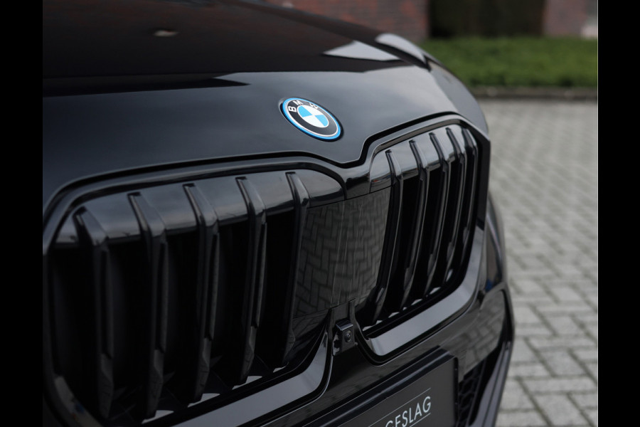 BMW X1 30e xDrive | Pano - HUD - Trekhaak