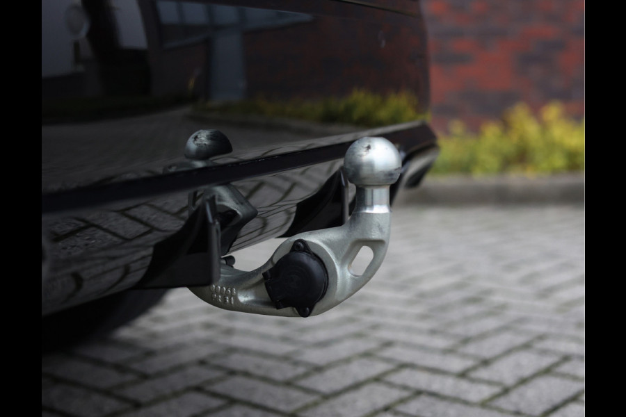 BMW X1 30e xDrive | Pano - HUD - Trekhaak