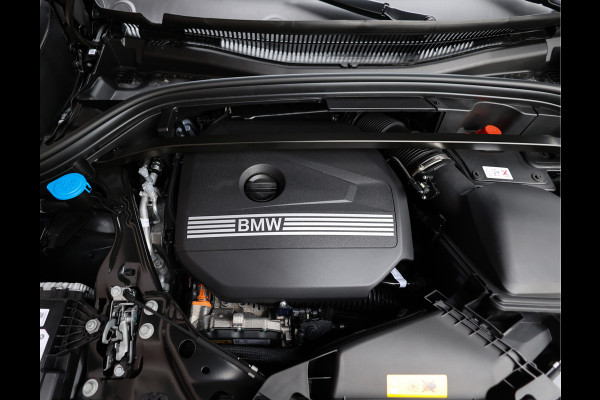 BMW X1 30e xDrive | Pano - HUD - Trekhaak