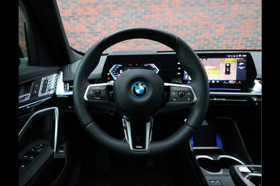 BMW X1 30e xDrive | Pano - HUD - Trekhaak