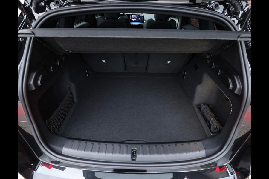 BMW X1 30e xDrive | Pano - HUD - Trekhaak
