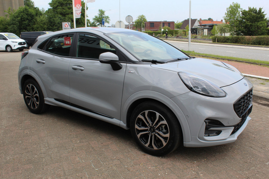 Ford Puma 1.0-125pk EcoBoost Mild-Hybrid ST-Line. Fabrieksgarantie t/m 16-01-2028 ! Autm. airco, navigatie, telefoonvoorb., stoel-, stuur- en voorraamverwarming, camera, parkeersensoren v+a, parkeer assistent, adaptieve cruise control, side- en lane assist etc.