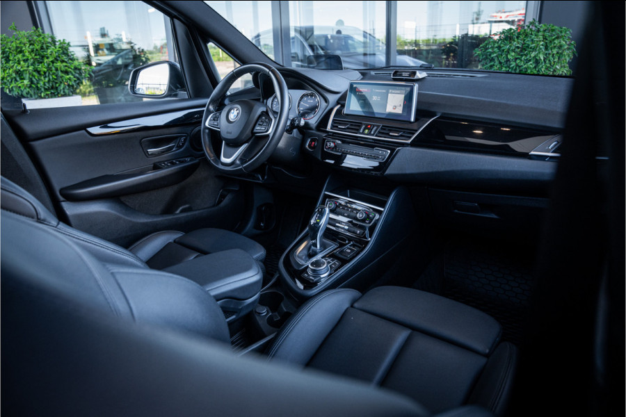 BMW 2 Serie Gran Tourer 218i 7p. Executive Edition - Panorama | Head Up | Cruise Control | Trekhaak