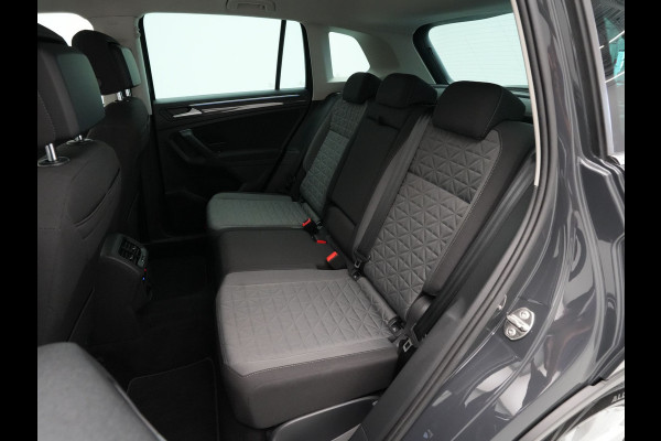 Volkswagen Tiguan 1.5 TSI 130pk Life Navi via App Clima Pdc Acc Side Assist 43