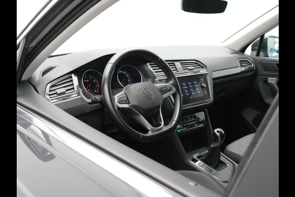 Volkswagen Tiguan 1.5 TSI 130pk Life Navi via App Clima Pdc Acc Side Assist 43
