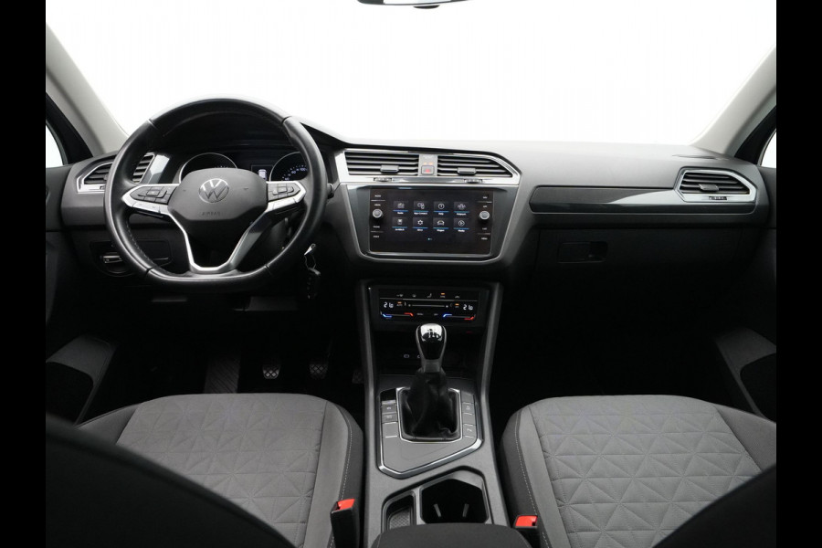 Volkswagen Tiguan 1.5 TSI 130pk Life Navi via App Clima Pdc Acc Side Assist 43