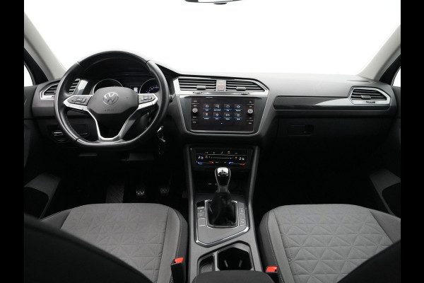 Volkswagen Tiguan 1.5 TSI 130pk Life Navi via App Clima Pdc Acc Side Assist 43