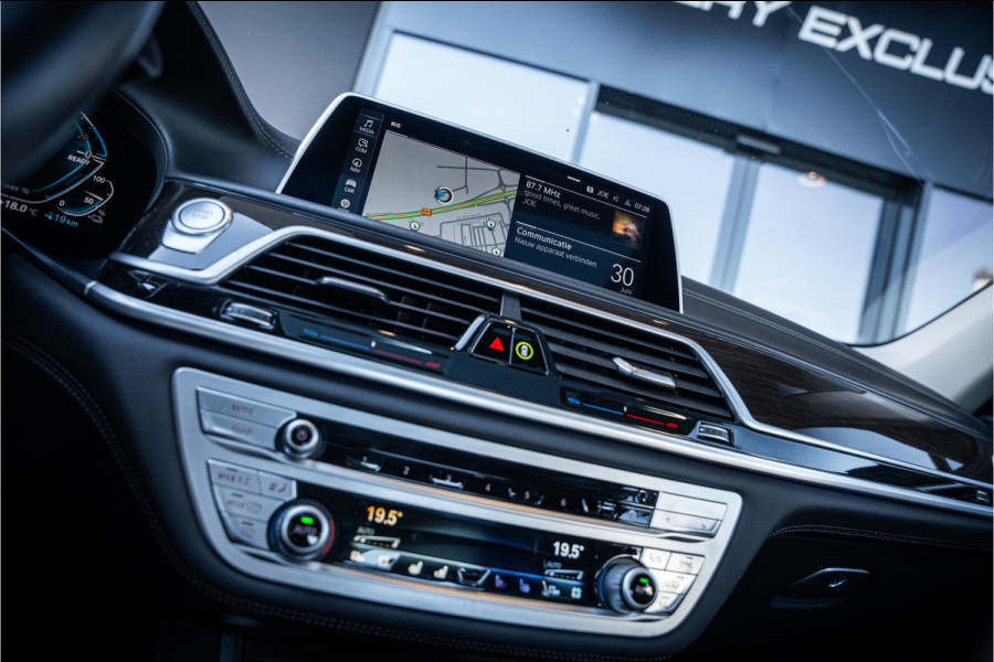 BMW 7 Serie 745e - Panorama | ACC | 360 Camera | Massage | Memory