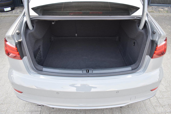 Audi A3 Limousine 30 TFSI Sport S Line | BLACK LINE | LED | NAP | DEALER ONDERHOUDEN | DAB | NAVIGATIE | CLIMATE CONTROLE