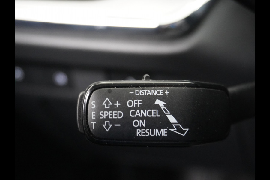 Škoda ENYAQ iV 60 Navi Ecc Adaptive-Cruise Camera Apple Carplay Android Keyless Led Pdc DabBusiness Edition Plus Stoelverwarming Bluetooth Dodehoek detector Draadloze tel.lader Rijstrooksensor Regen-Lichtsensor Origineel Nederlandse 1e Eigenaar Auto nieuwprijs €51.910,-
