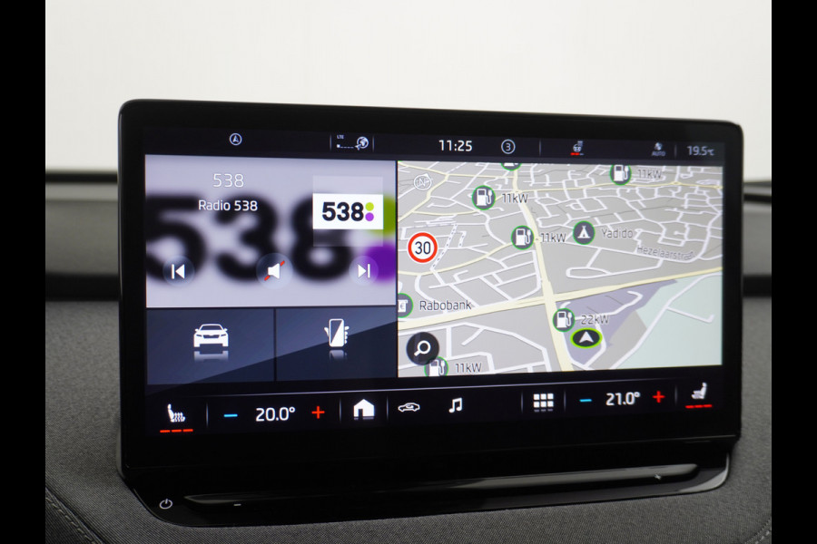 Škoda ENYAQ iV 60 Navi Ecc Adaptive-Cruise Camera Apple Carplay Android Keyless Led Pdc DabBusiness Edition Plus Stoelverwarming Bluetooth Dodehoek detector Draadloze tel.lader Rijstrooksensor Regen-Lichtsensor Origineel Nederlandse 1e Eigenaar Auto nieuwprijs €51.910,-